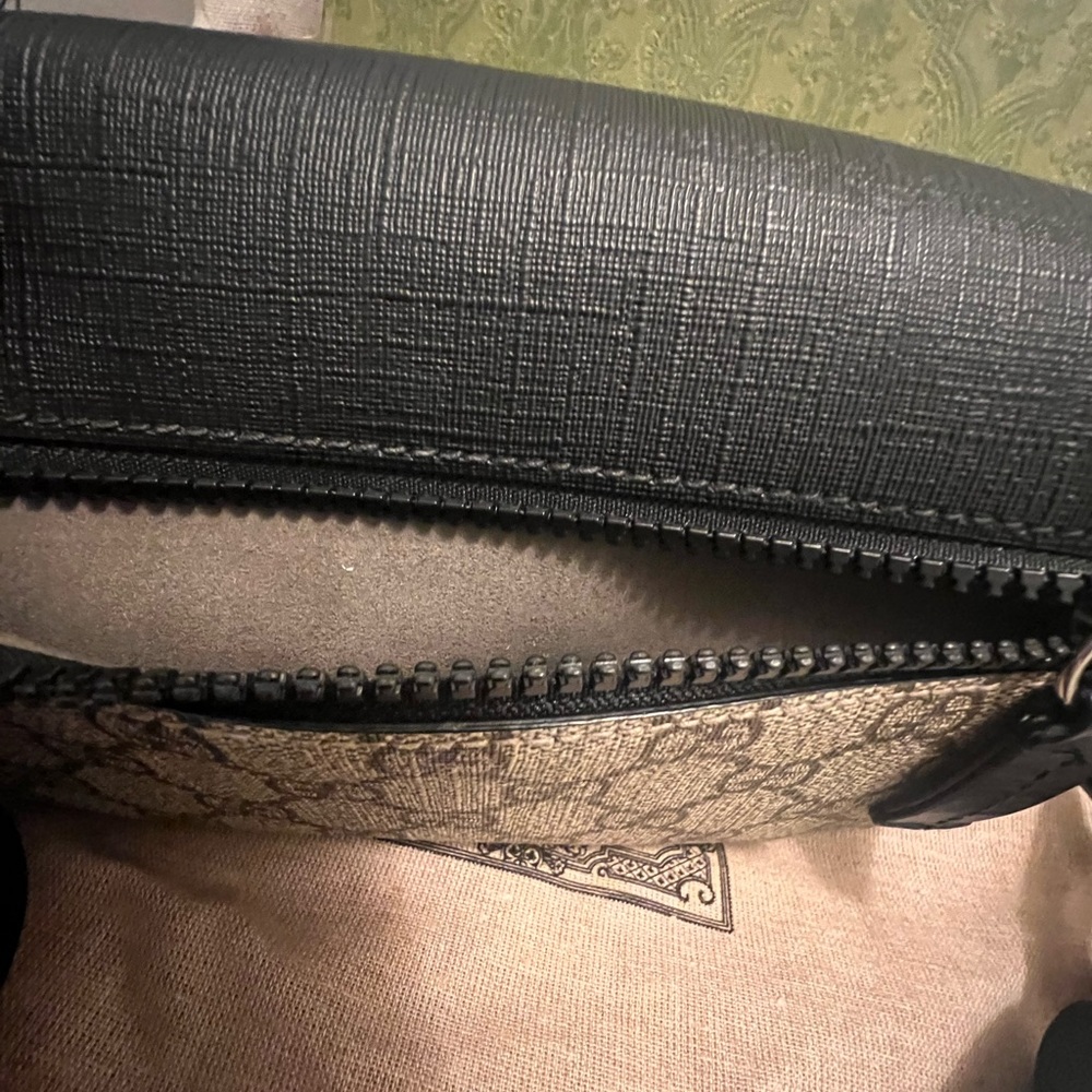 Gucci Supreme Belt Bag - Picture 8 of 14